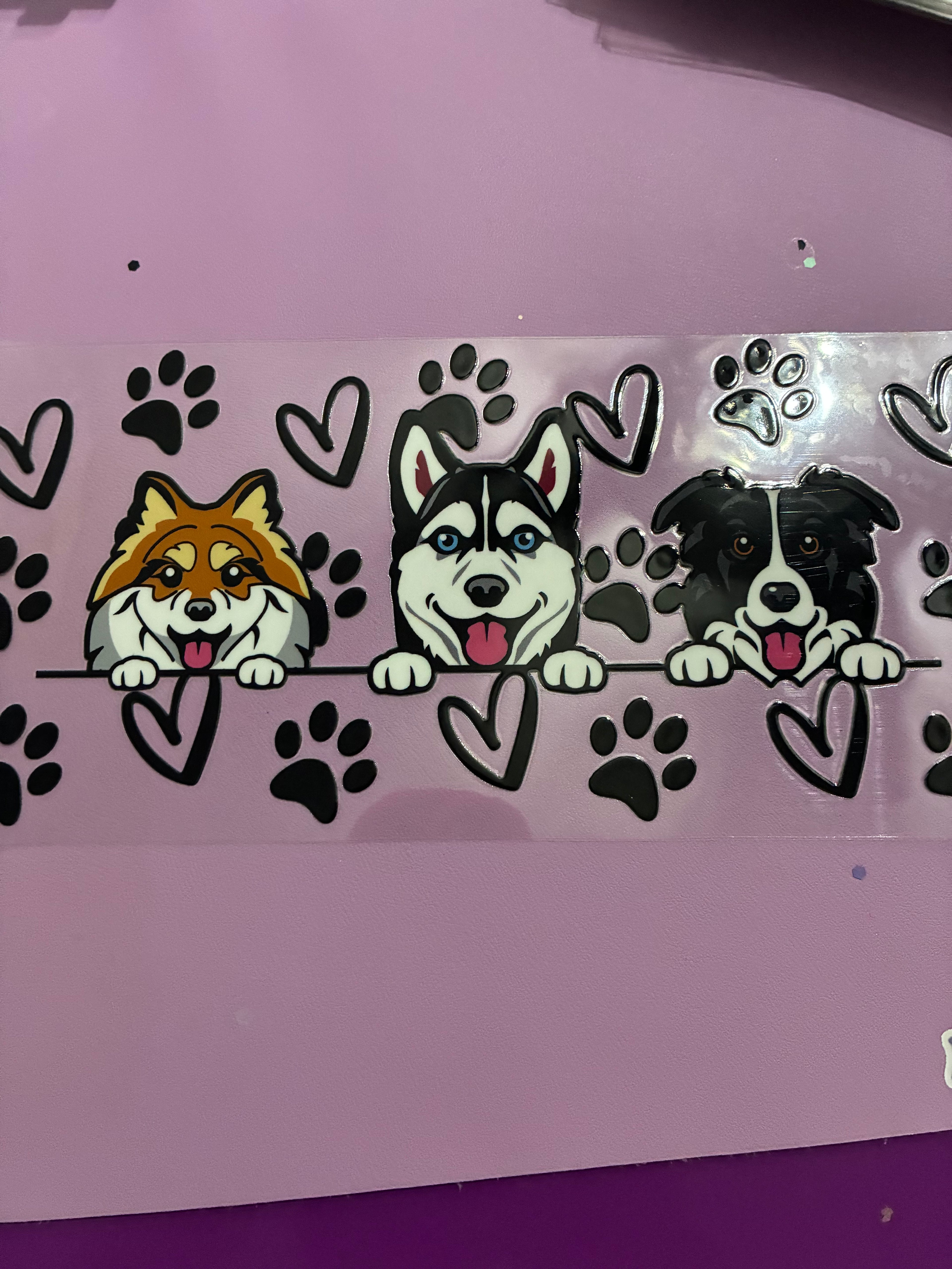 Dog with paws and hearts cups tap #482