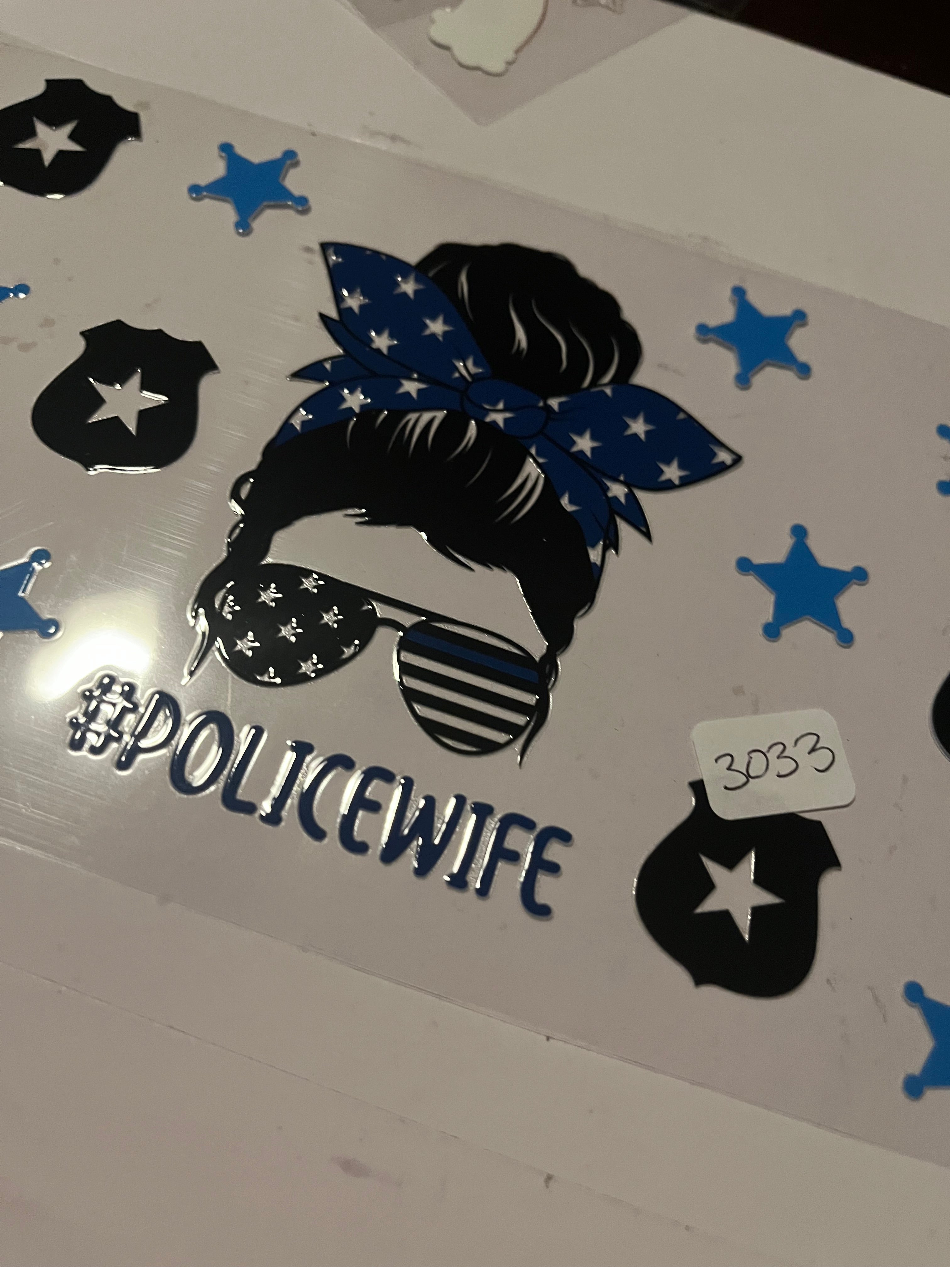 Police wife 3033