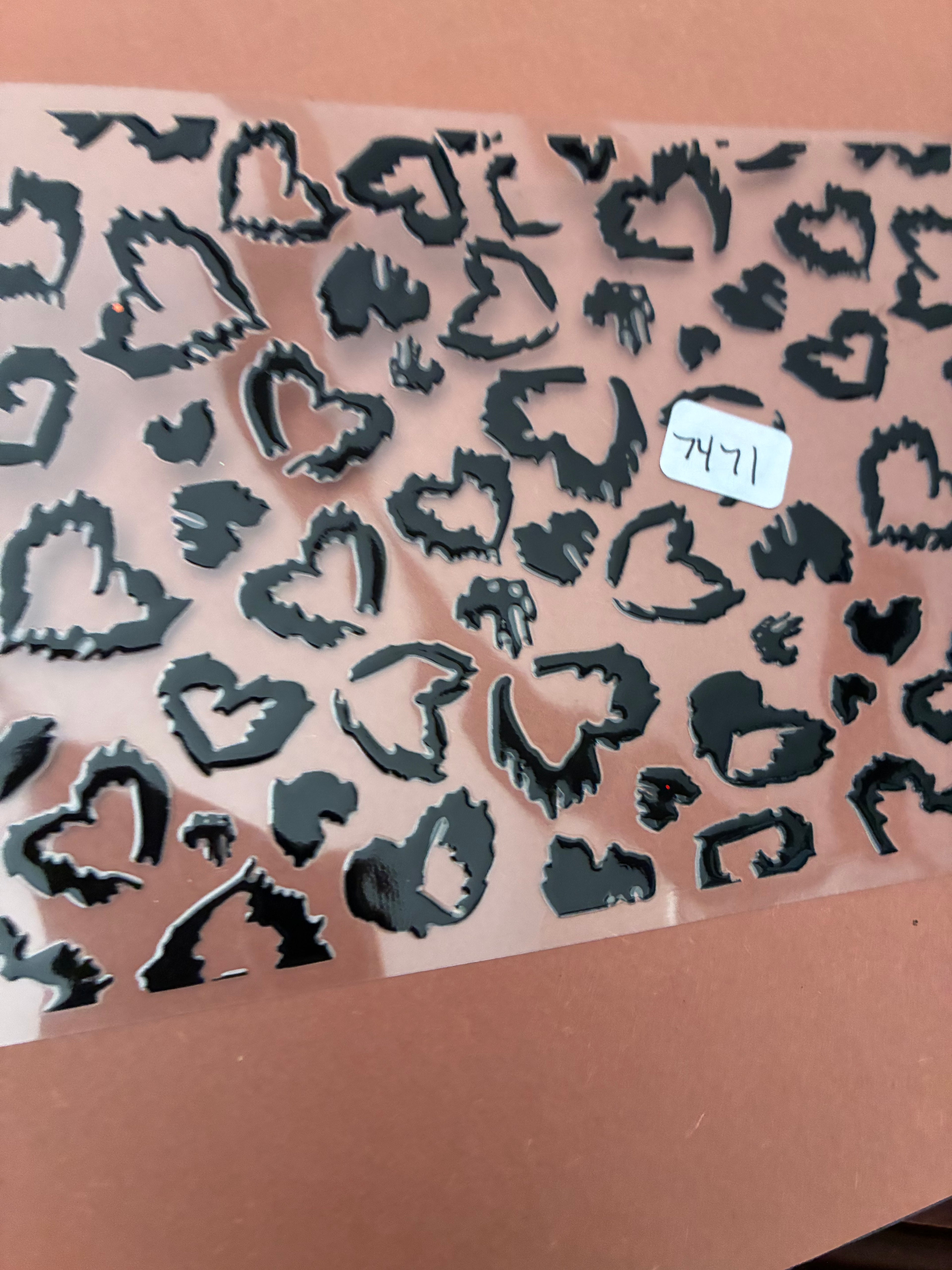 7471