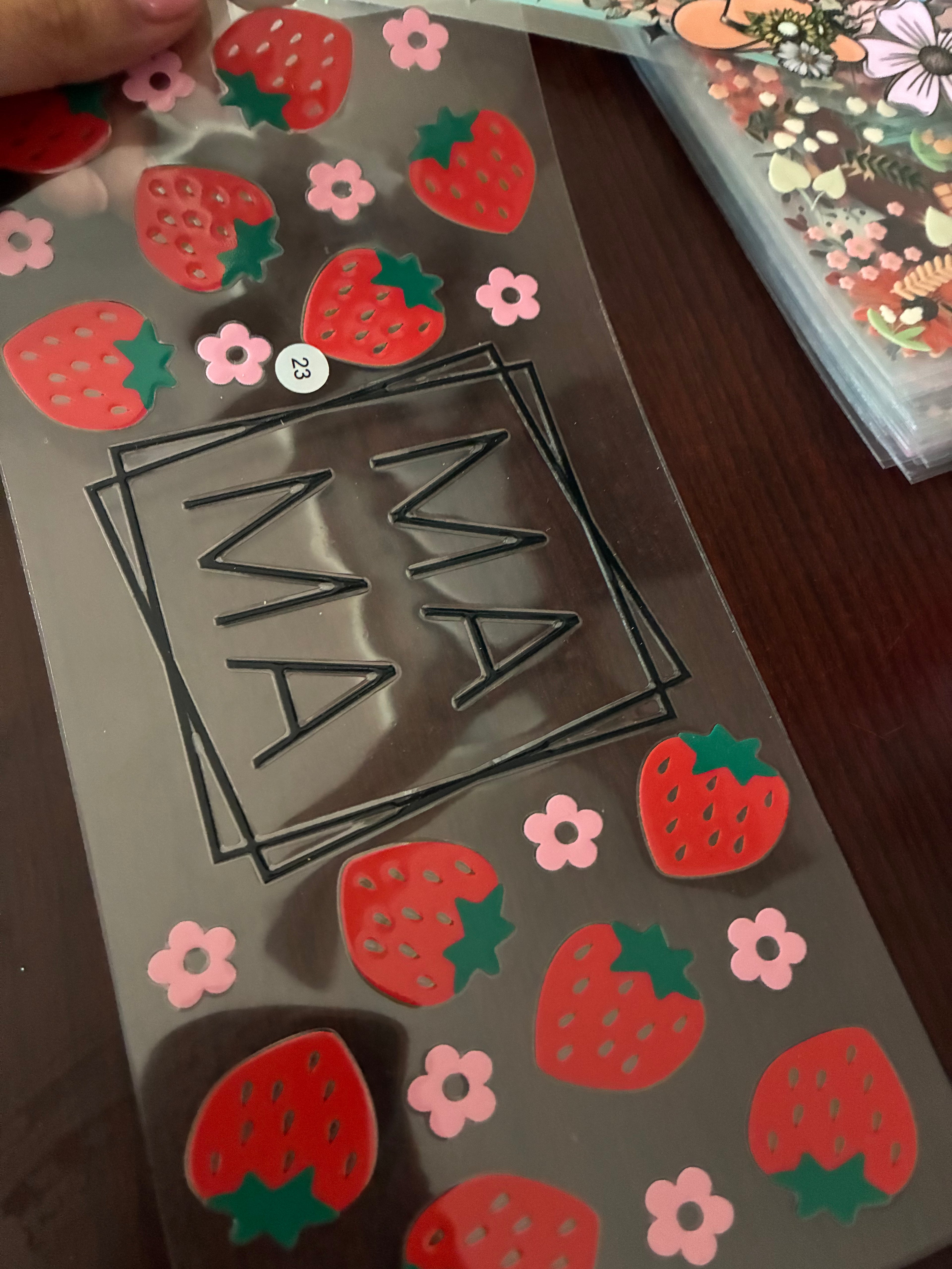 Mama strawberry 23