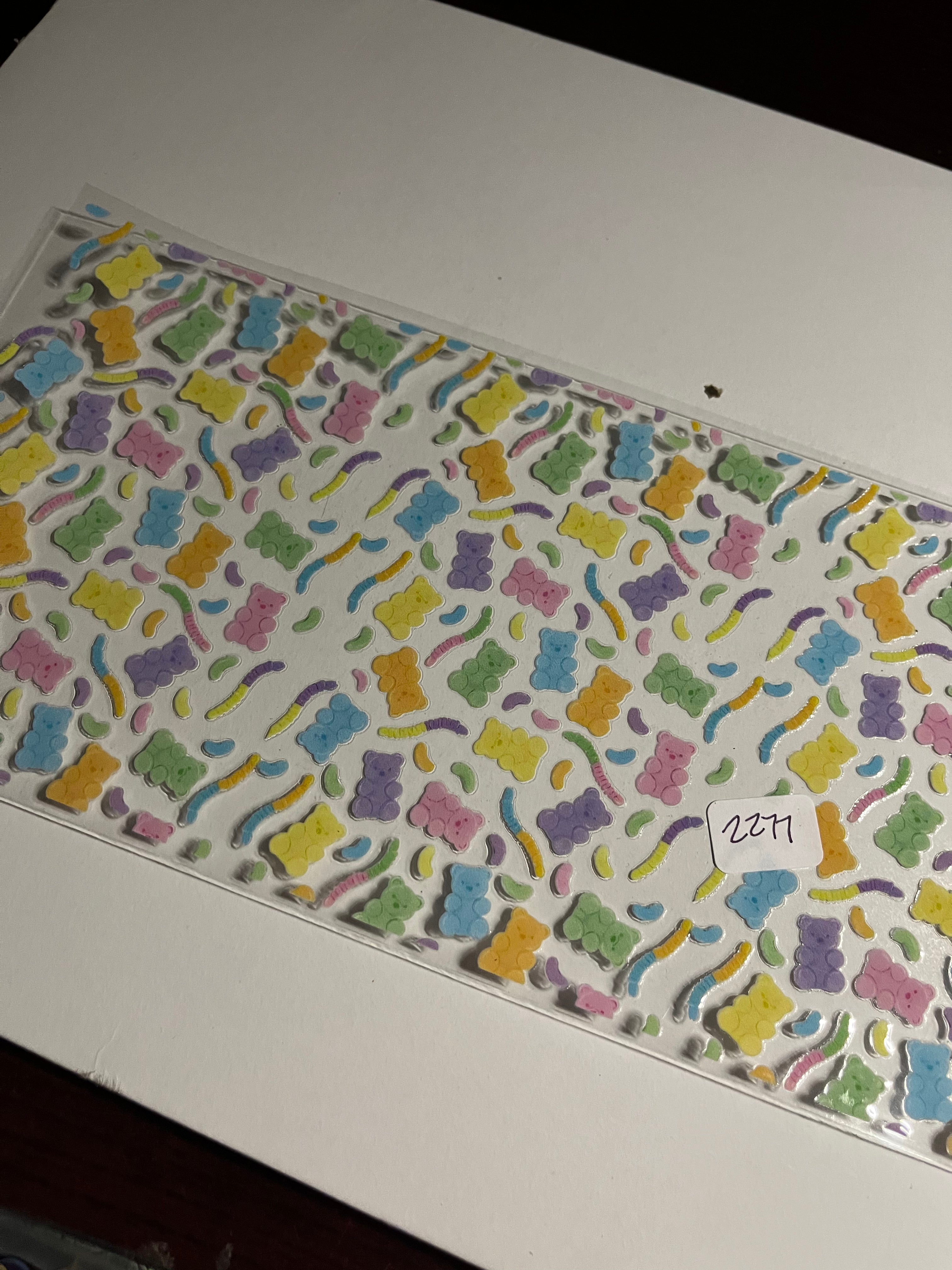 Gummy bear and worms 2277