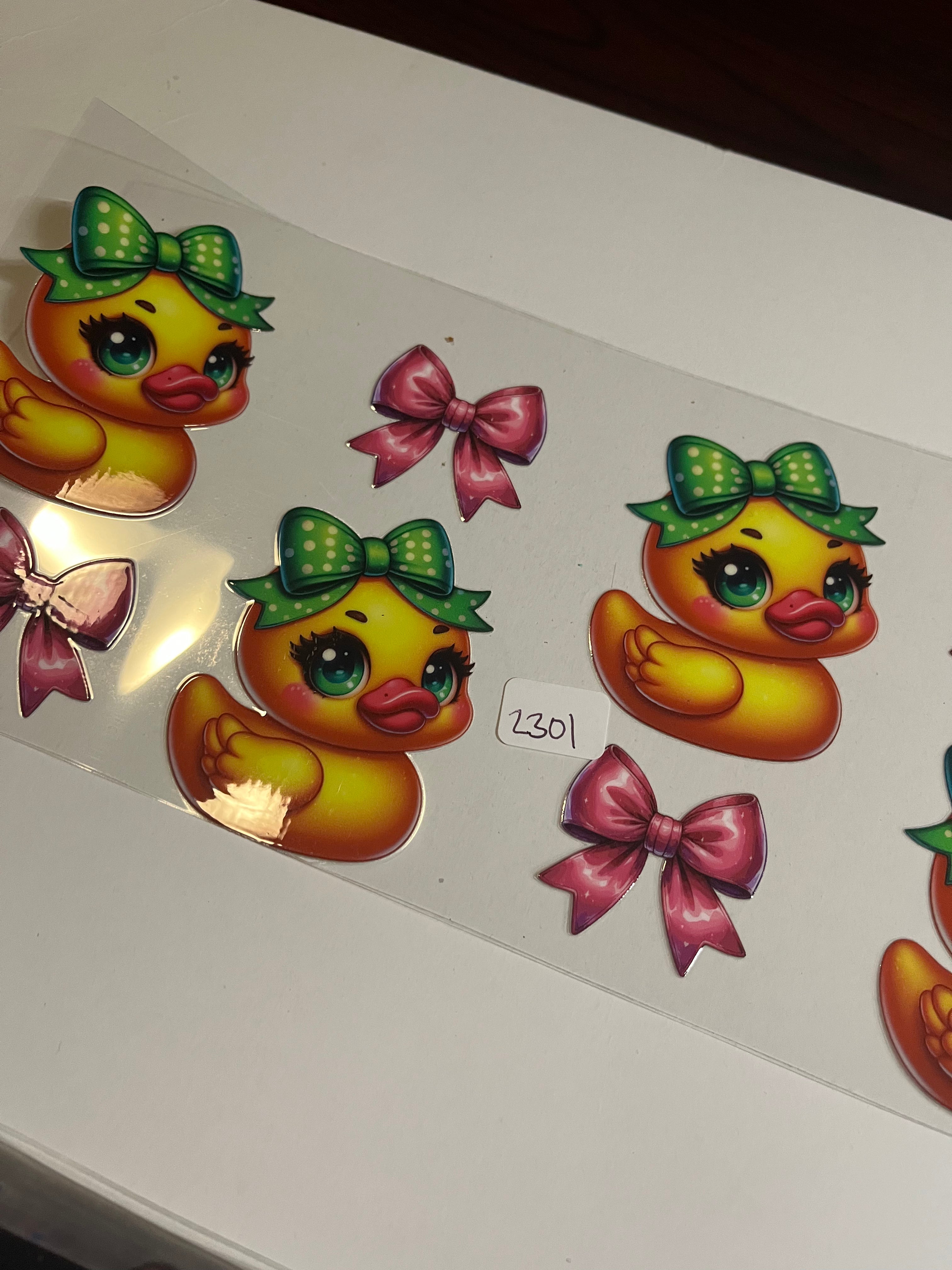 Duckie green bow 2301