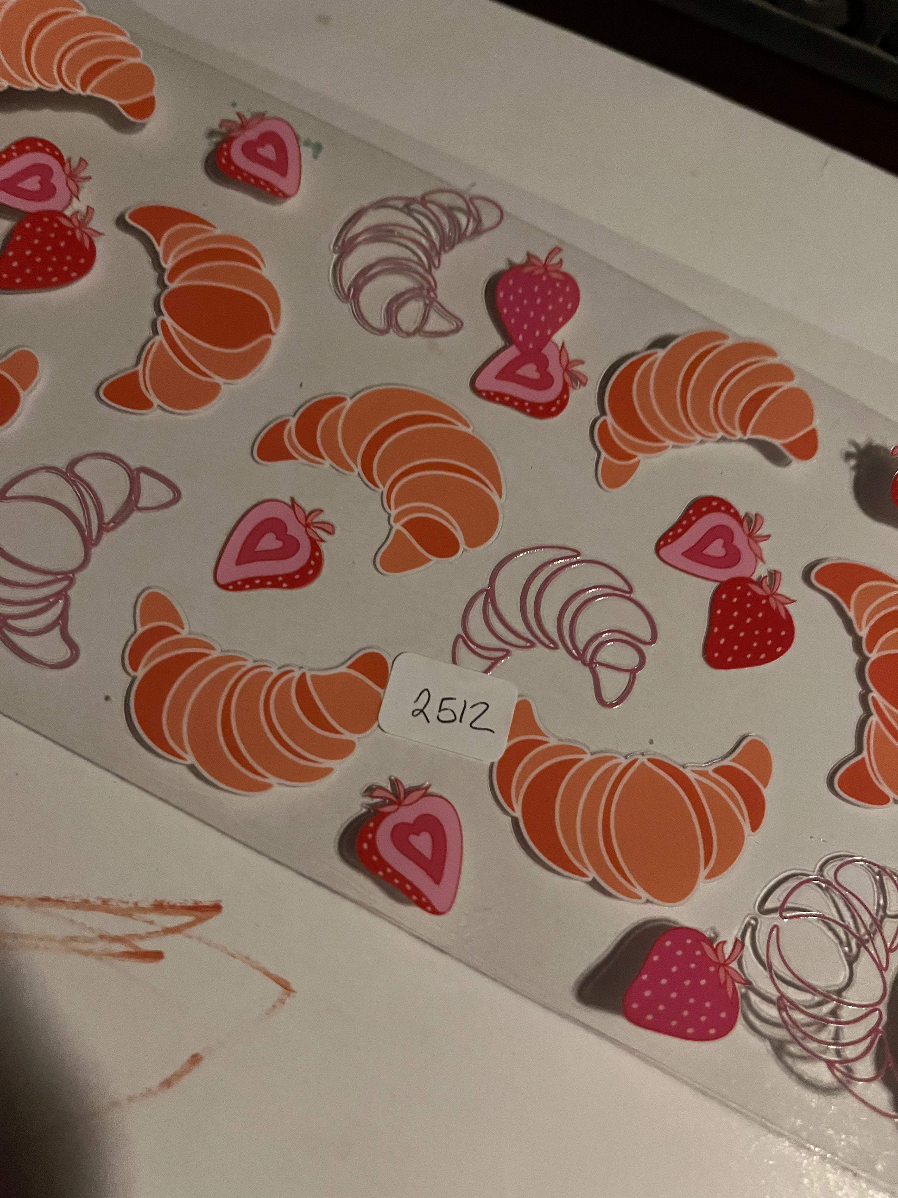 Crossiants and strawberry 2512