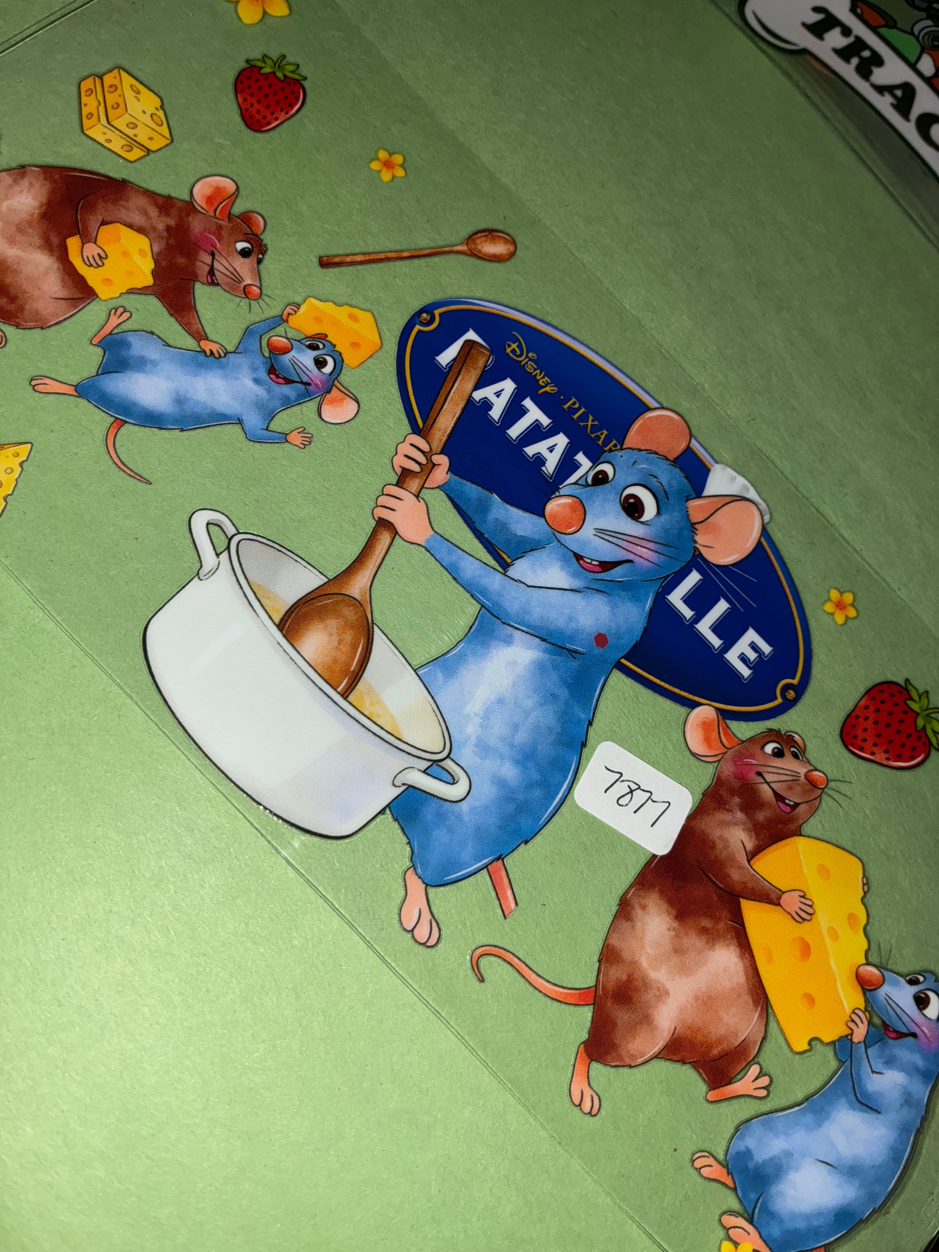 7877