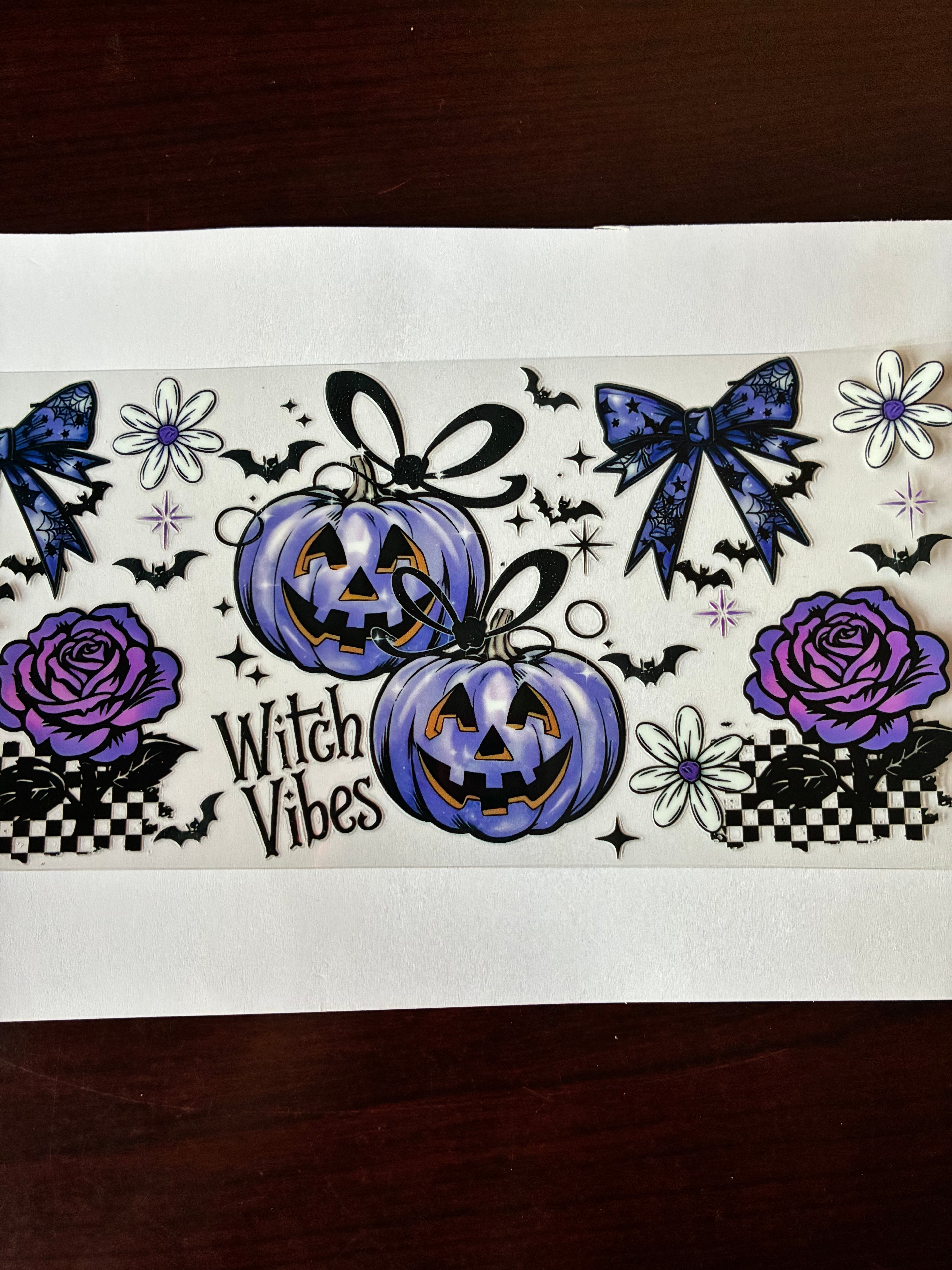 Purple pumpkin/roses witch vibes