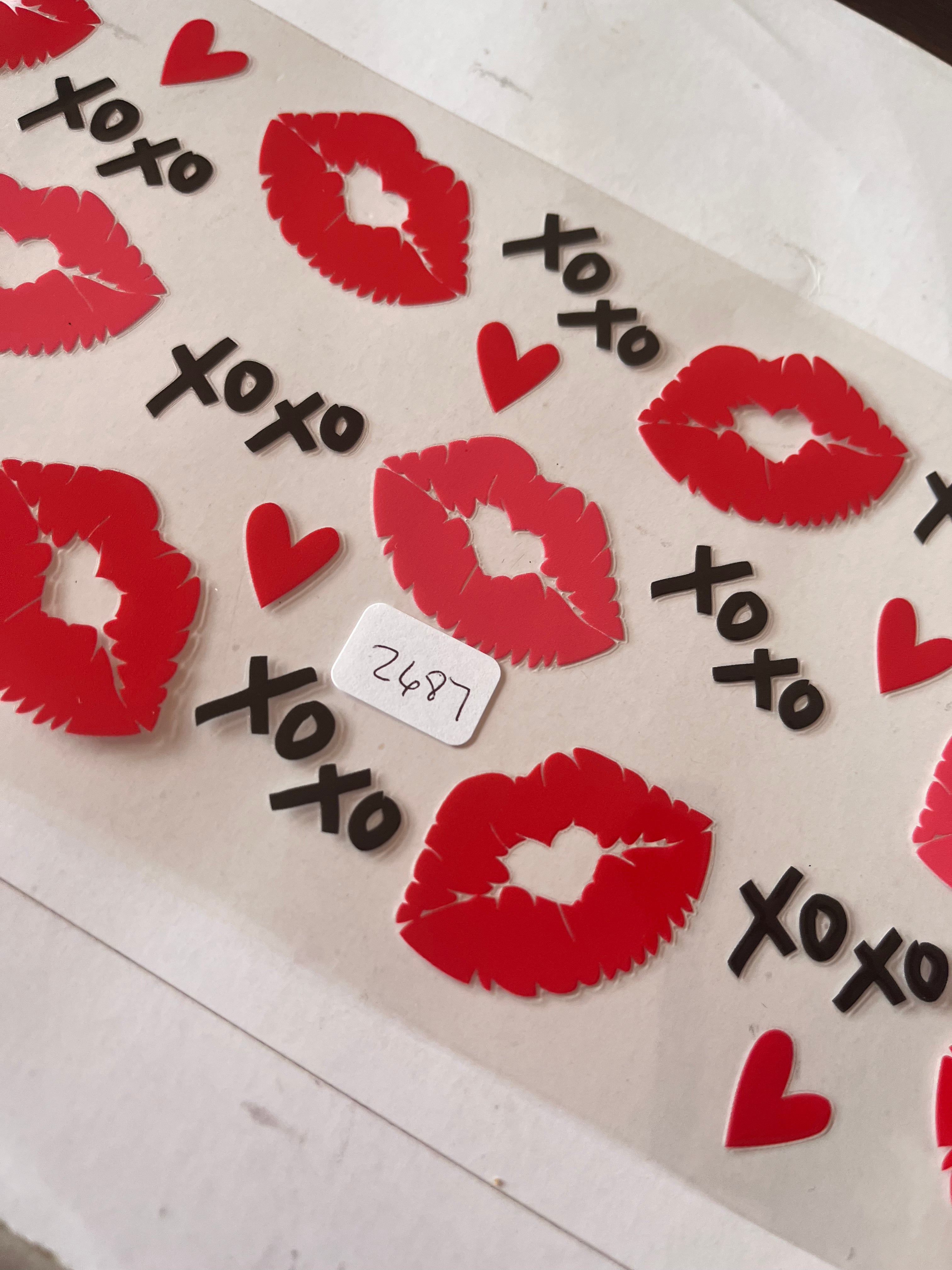 Xoxo kiss 2687