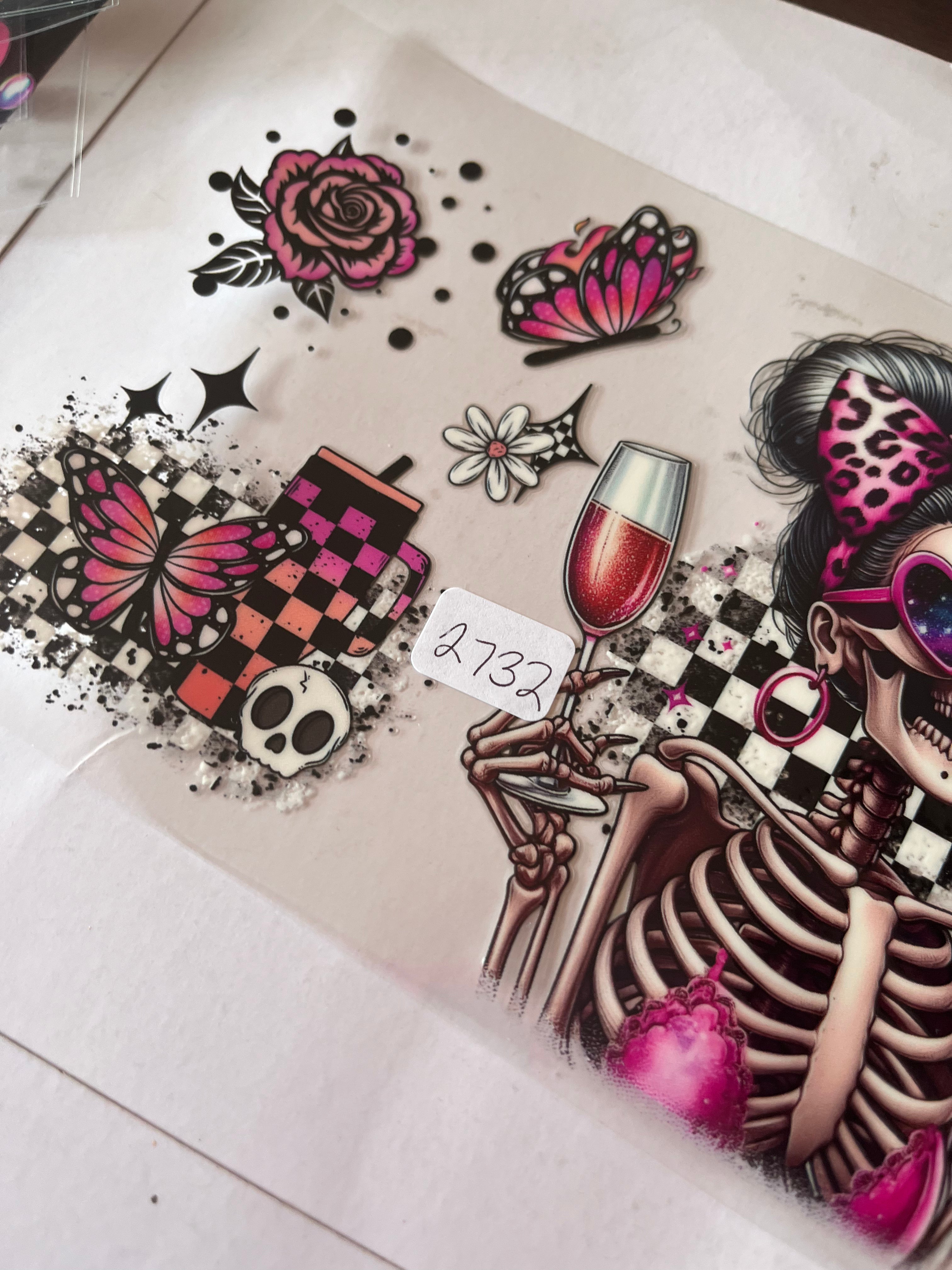 Skeleton girl checkered 2732