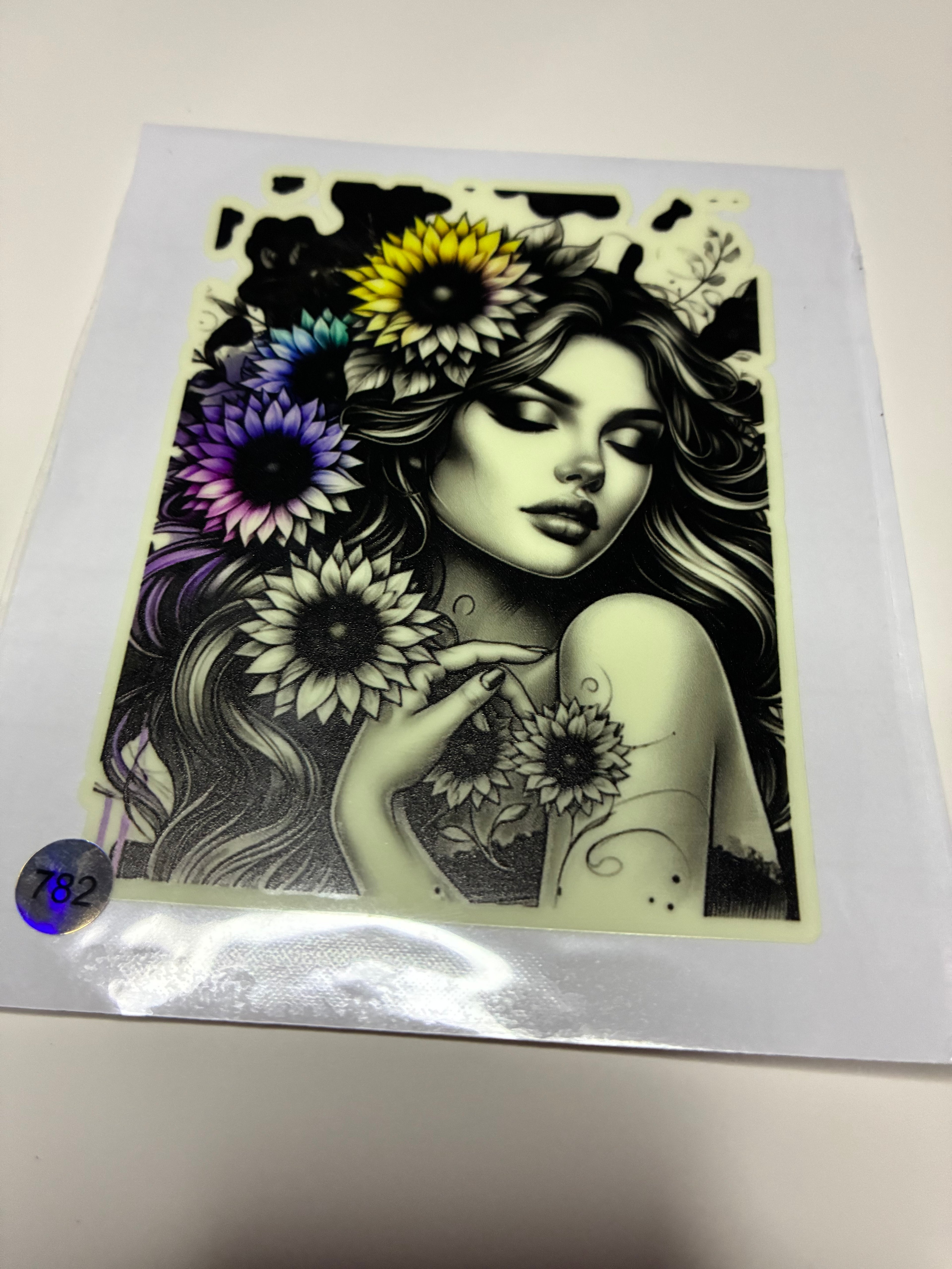 Women with sunflower 782