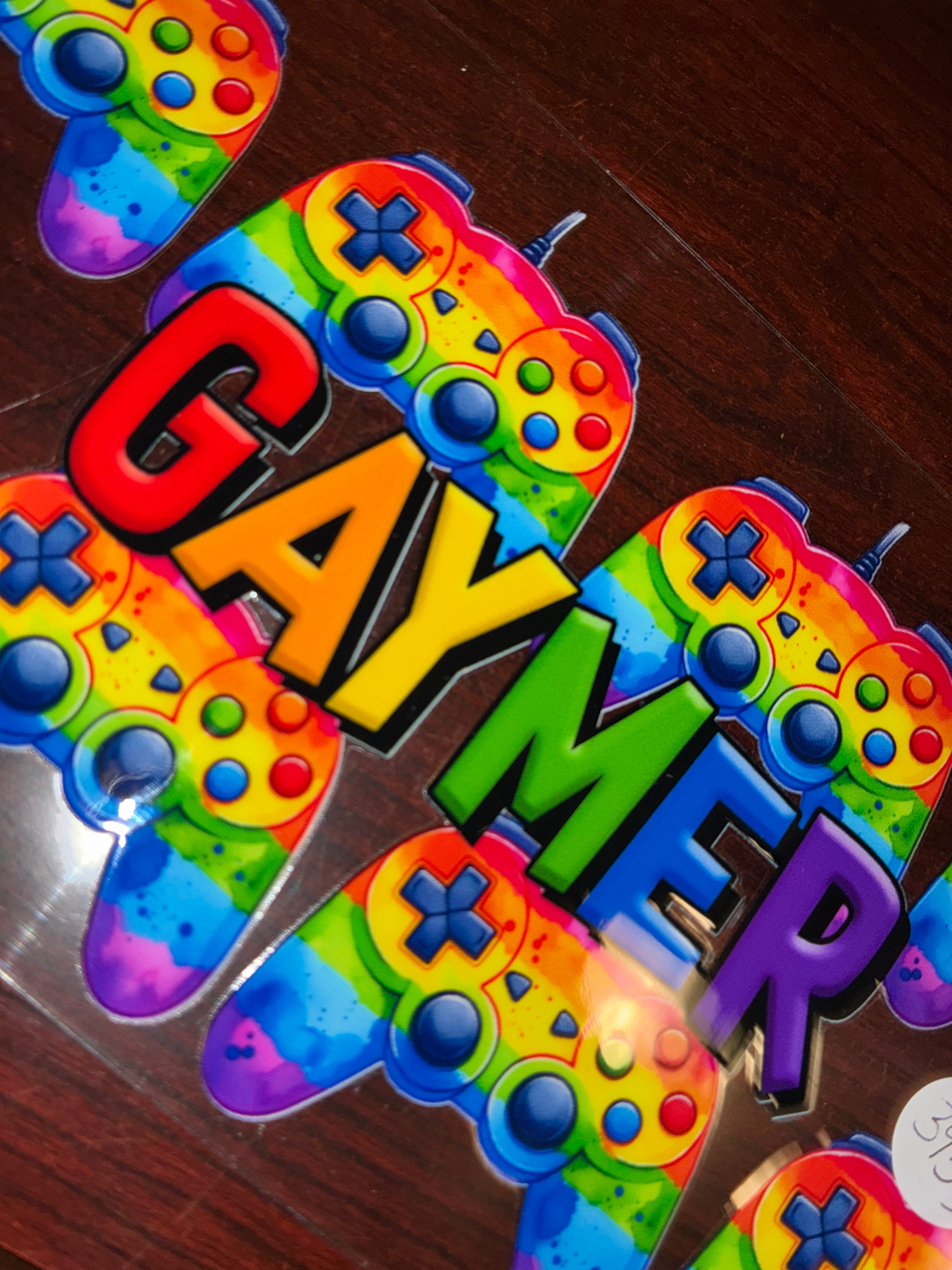 3933