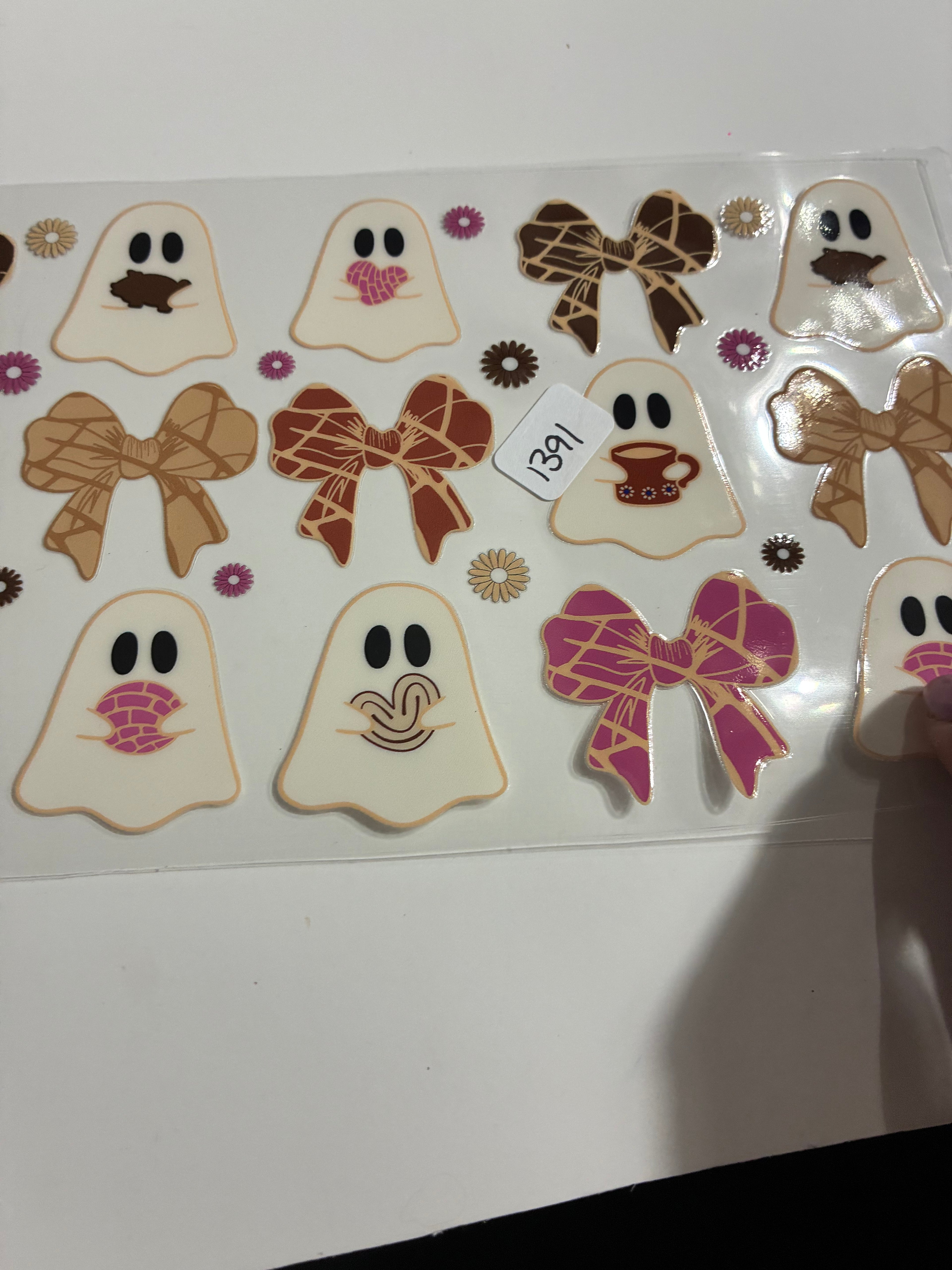 Ghost with concha 1391