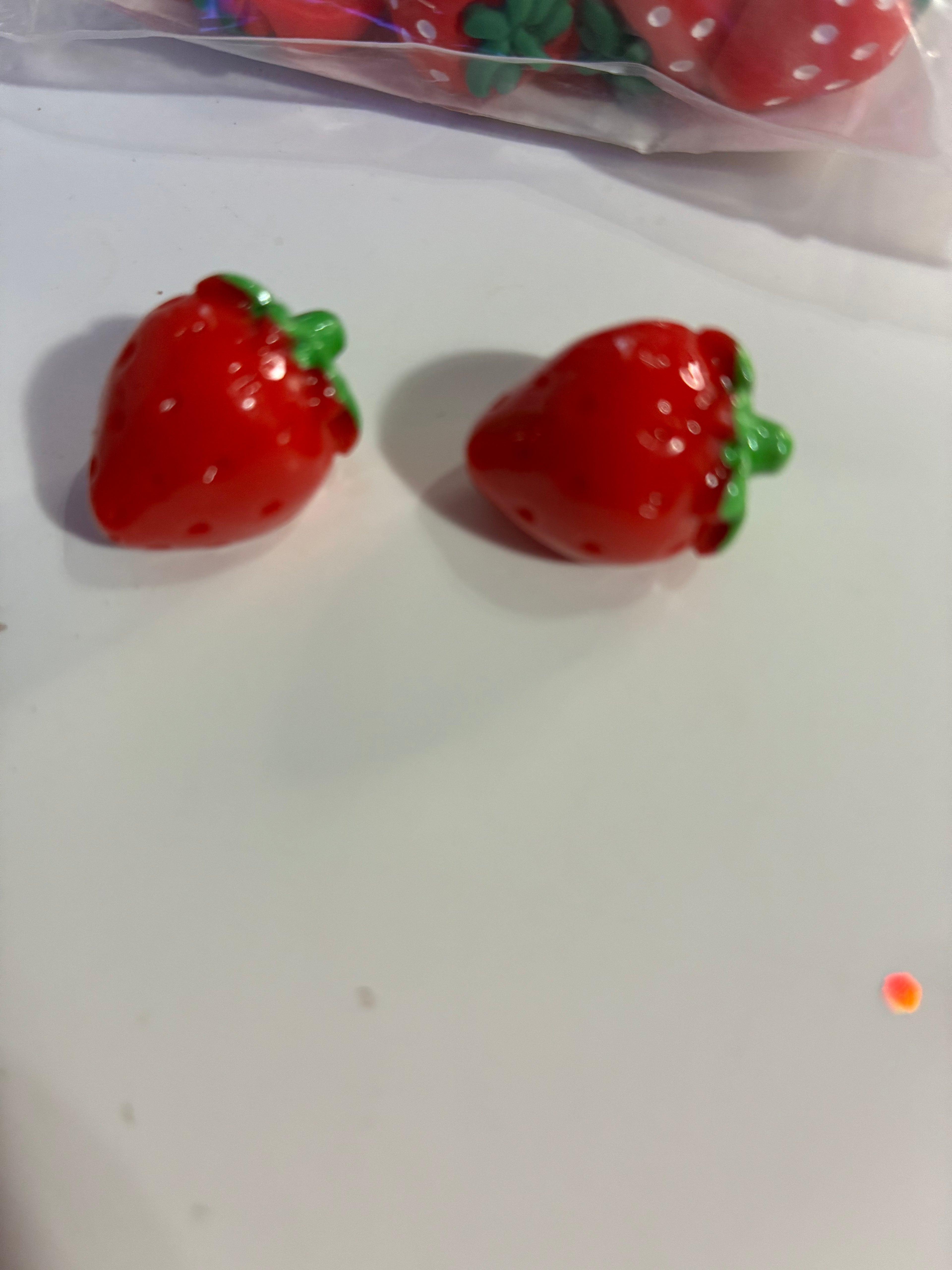 3d strawberry (1 piece)