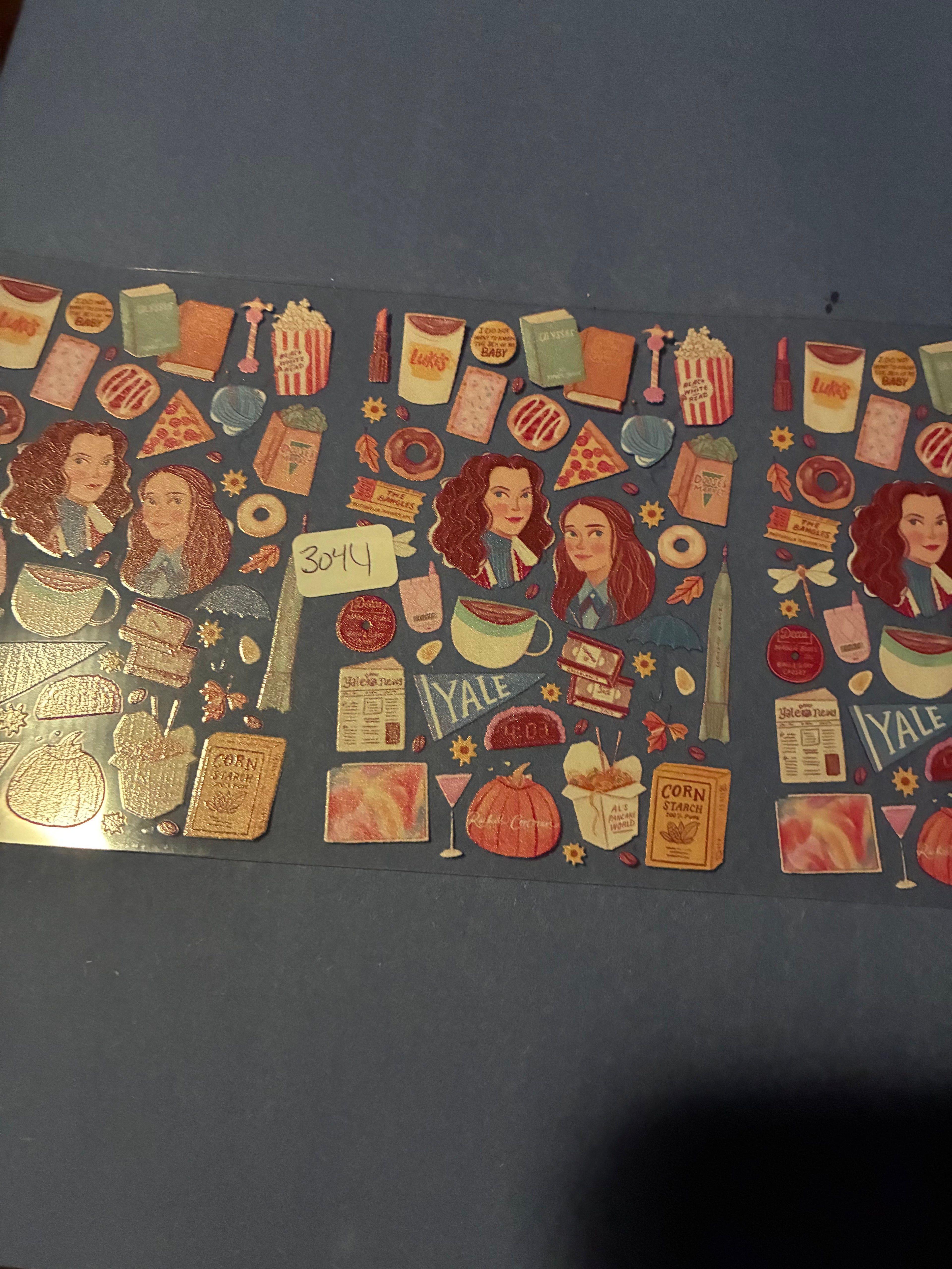 Gilmore girl collage burgundy 3044