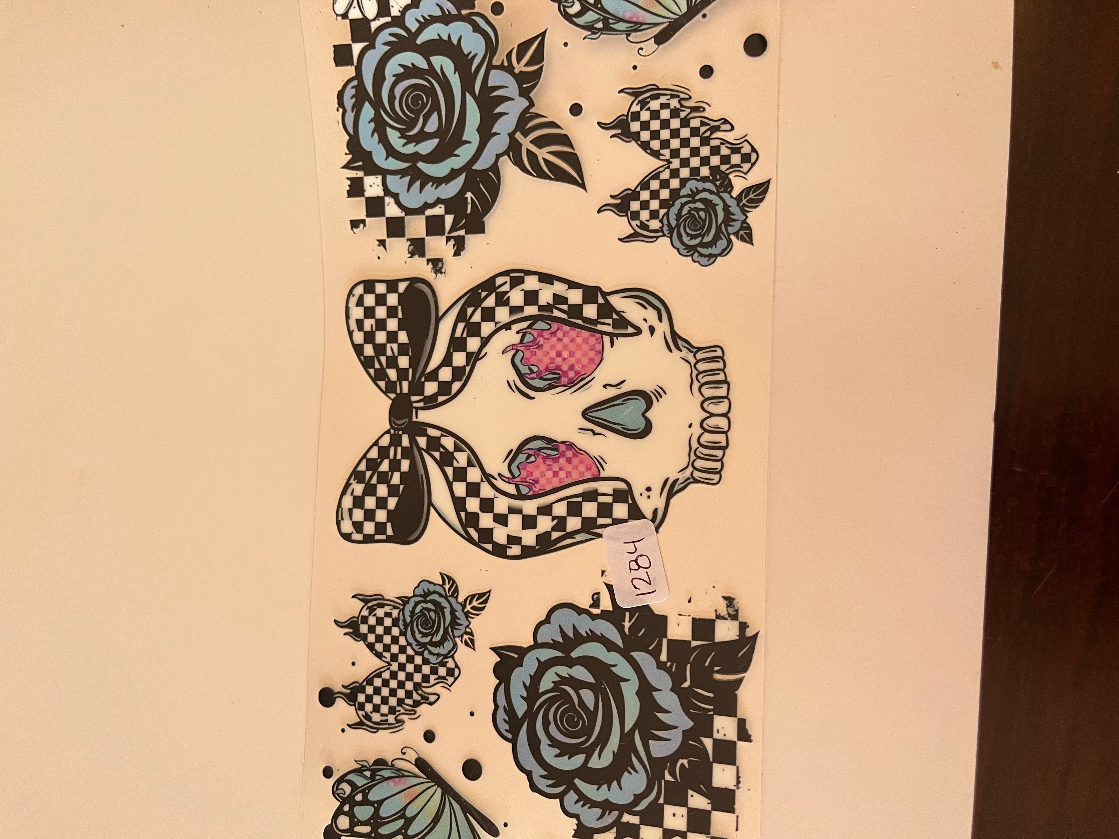Skeleton bow and roses 1284