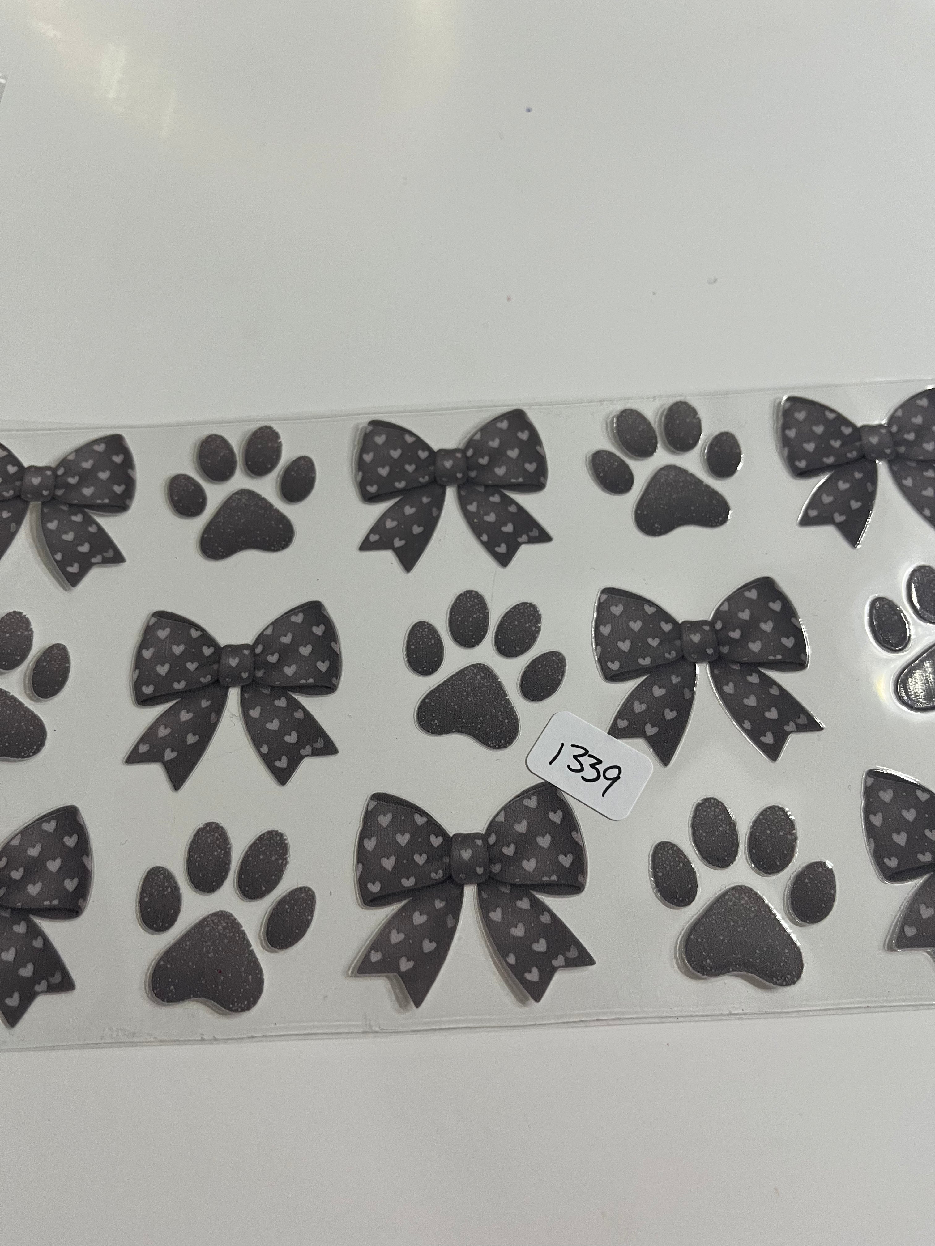 Black bow and paw prints 1339